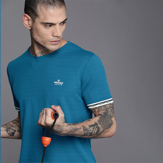https://www.trendingfits.com/vi/products/men-teal-blue-brand-logo-printed-casual-t-shirt