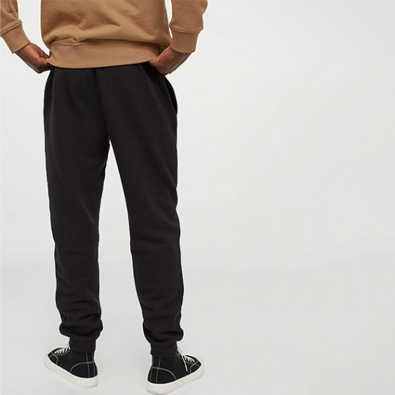 https://www.trendingfits.com/products/men-black-regular-fit-joggers