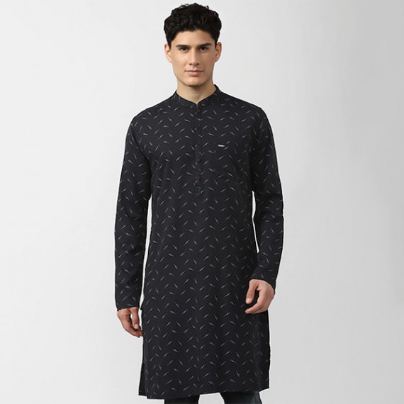 https://www.trendingfits.com/products/men-black-geometric-printed-kurta-1