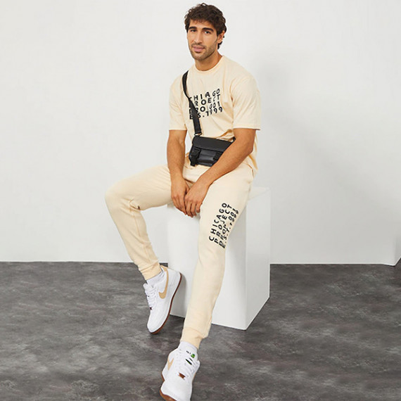 https://www.trendingfits.com/products/men-cream-colored-solid-slim-fit-cotton-joggers