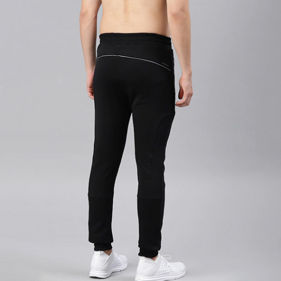 https://www.trendingfits.com/products/men-black-solid-rapid-dry-running-joggers