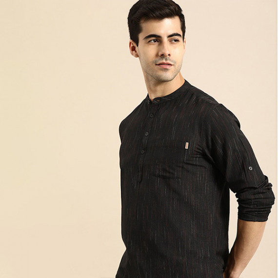 https://www.trendingfits.com/products/men-black-woven-design-kurta