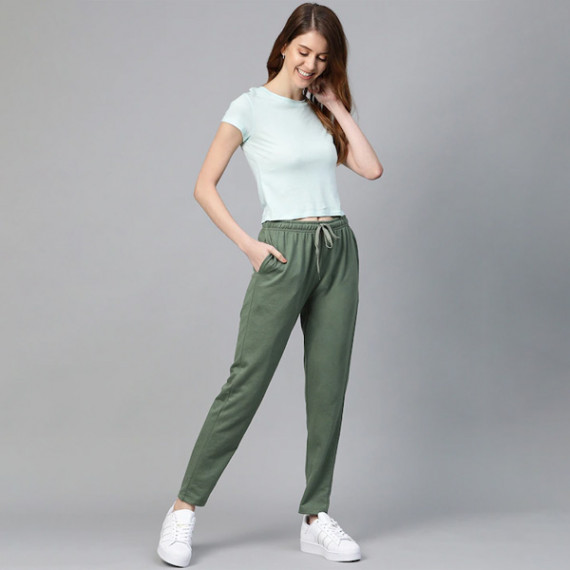 https://www.trendingfits.com/products/women-black-solid-side-stripes-cropped-track-pants
