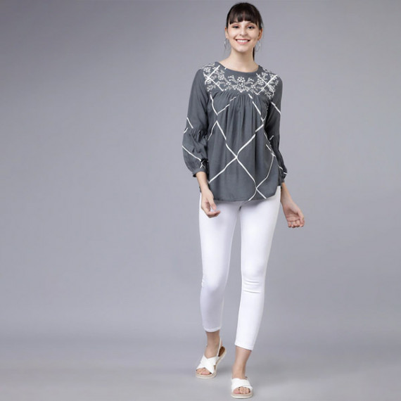https://www.trendingfits.com/products/women-grey-and-white-printed-a-line-top