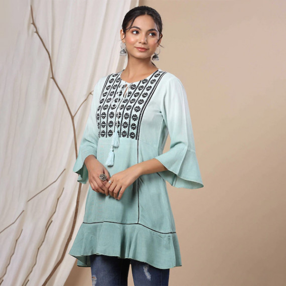 https://www.trendingfits.com/products/women-green-tunics