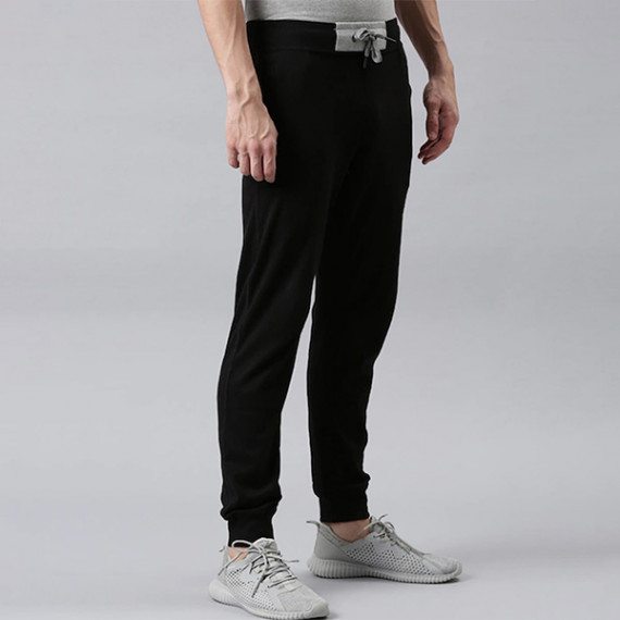 https://www.trendingfits.com/products/men-black-solid-organic-cotton-track-pants