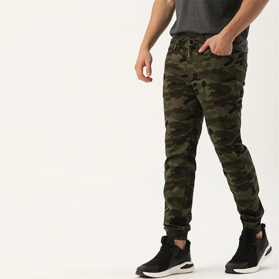 https://www.trendingfits.com/products/men-olive-green-camouflage-printed-slim-fit-joggers-trousers