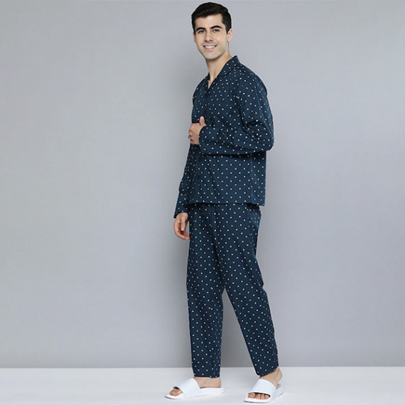 https://www.trendingfits.com/products/men-navy-blue-white-printed-pure-cotton-night-suit