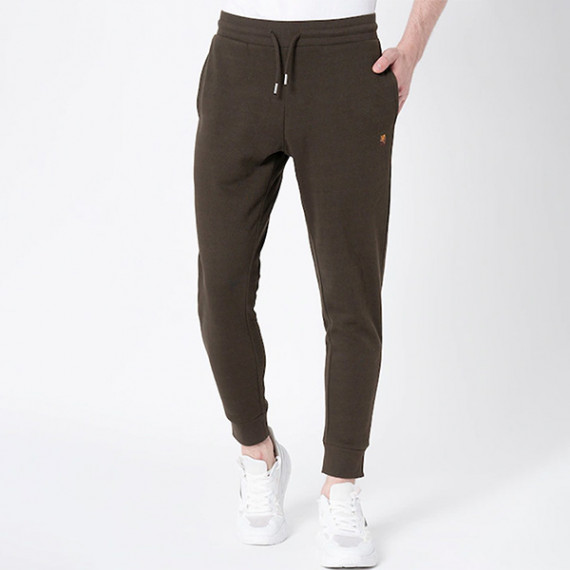 https://www.trendingfits.com/products/men-olive-solid-joggers