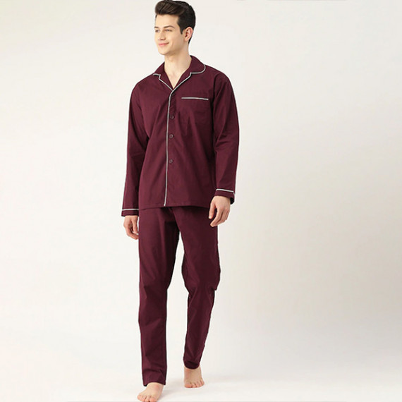 https://www.trendingfits.com/products/men-burgundy-pure-cotton-solid-nightsuit