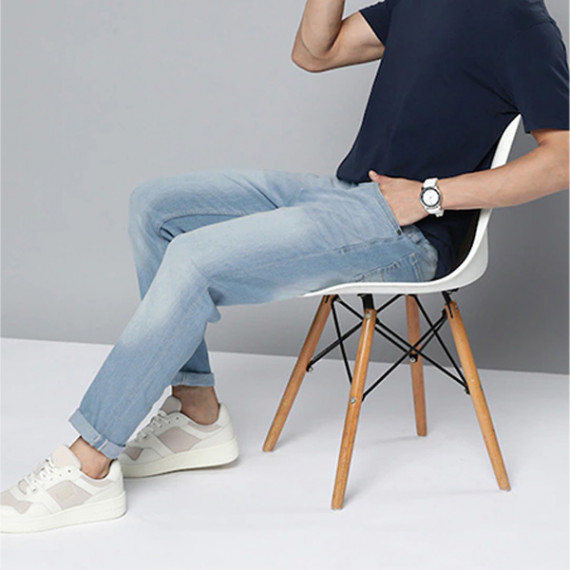 https://www.trendingfits.com/products/men-blue-slim-tapered-fit-light-fade-stretchable-jeans