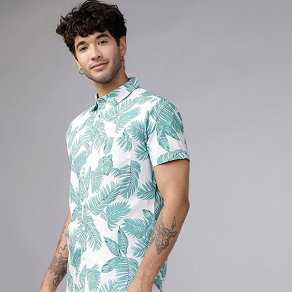 https://www.trendingfits.com/products/men-green-white-slim-fit-printed-casual-shirt