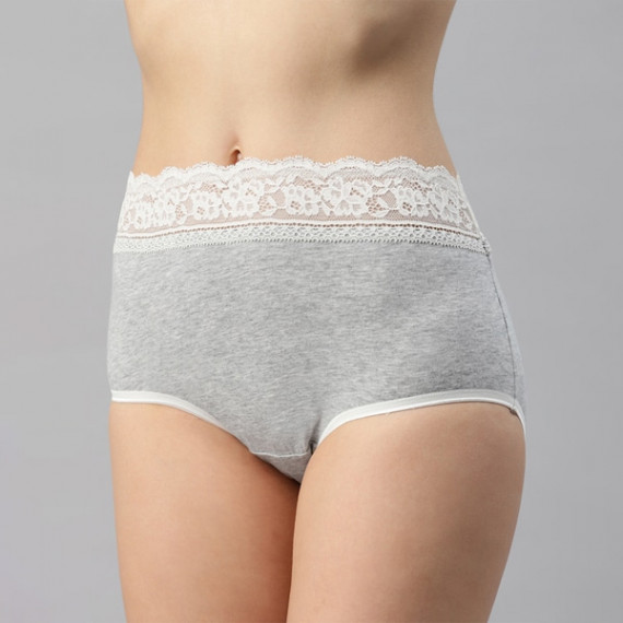 https://www.trendingfits.com/products/women-pack-of-5-lace-detail-hipster-briefs-t615016x